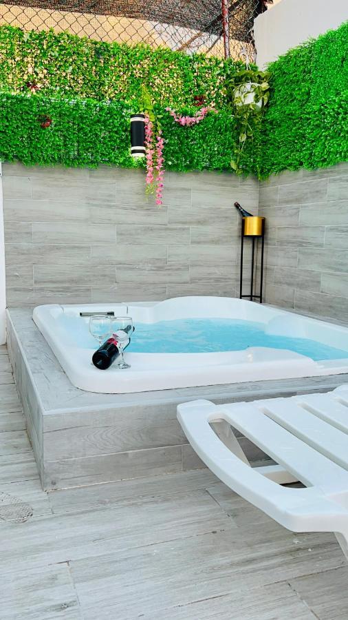 Villa Con Piscina Y Jacuzzi En