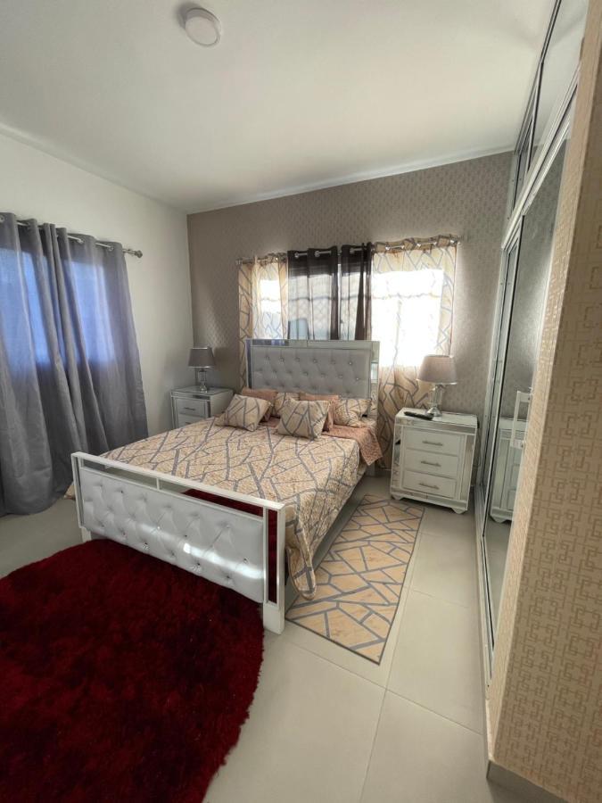 Con Piscina Y Jacuzzi En Villa *