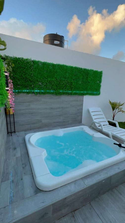 Con Piscina Y Jacuzzi En Villa *